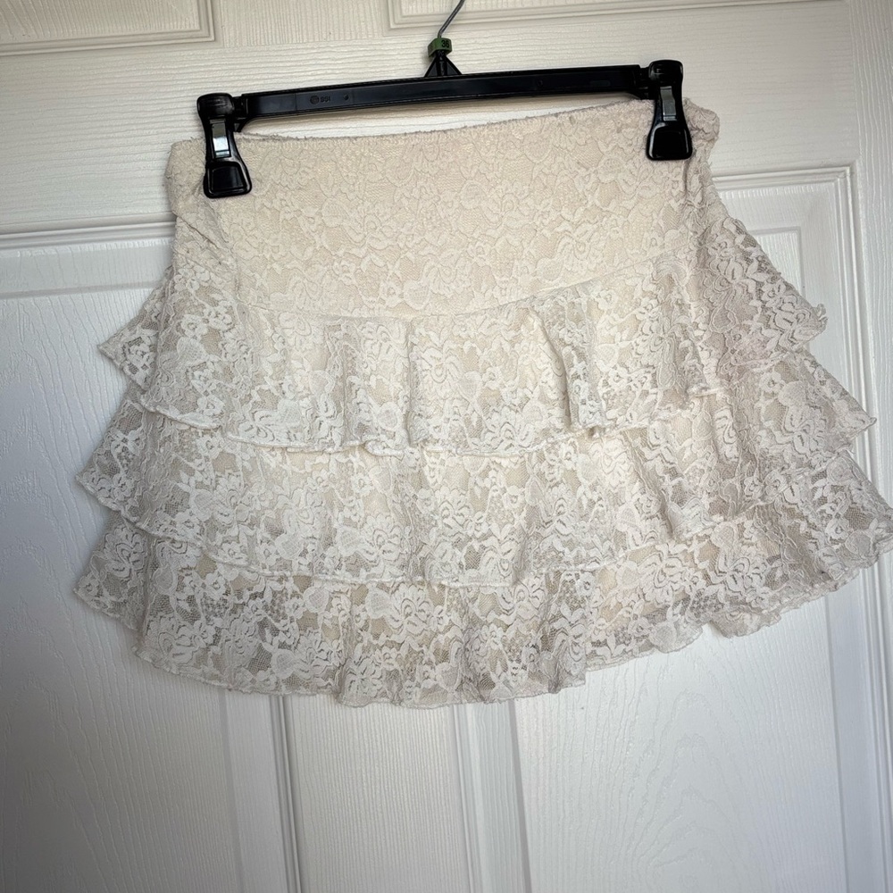 Windsor Ivory Lace Tiered Mini Skirt - Picture 4 of 6